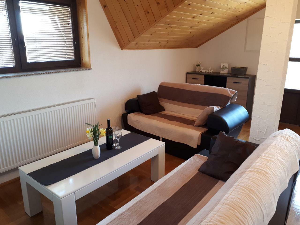 Apartment Jareb Slunj Eksteriør billede